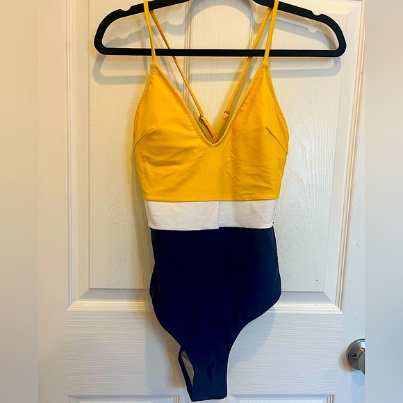 Cupshe Other - NWT Cupshe Colorblock V-Neck One-Piece Swimsuit